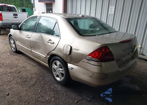 2007 Honda Accord 2.4 Ex z USA, uszkodzony, nr VIN 1HGCM56867A188802